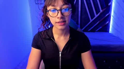 sweet_venus4 online show from 01-04-25, 09:31