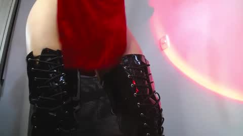 sweet_venus4 online show from 09-18-25, 02:19