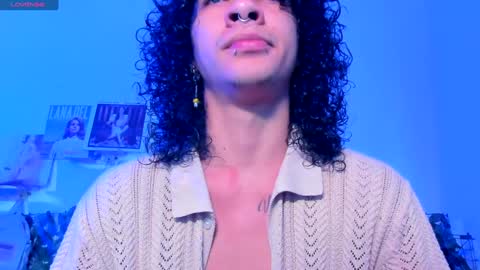 Snapshot of sweet_vond chatting on 12-02-24, 01:02 Steven independent model online show from 12-02-24, 01:02