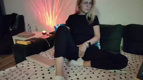 Ania online show from 01-30-25, 10:41