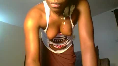 Snapshot of sweetass_02 chatting on 02-26-25, 12:27 bianca online show from 02-26-25, 12:27