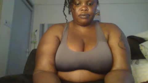 Snapshot of sweetbaby46 chatting on 10-24-25, 11:28 sweetbaby46 online show from 10-24-25, 11:28