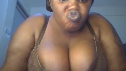 Snapshot of sweetbaby46 chatting on 10-27-25, 01:26 sweetbaby46 online show from 10-27-25, 01:26