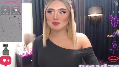 Snapshot of sweetbella118 chatting on 02-02-25, 11:51 bella online show from 02-02-25, 11:51