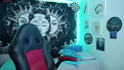 sweetbitter_ online show from 12-15-24, 07:53