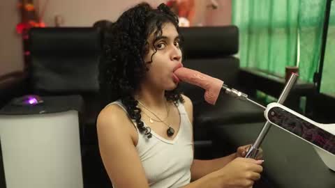 Salom independent model online show from 11-28-25, 07:16