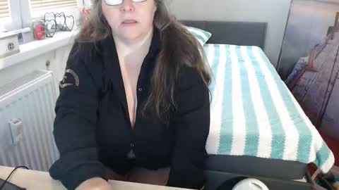 Sweetboobs85h online show from 10-20-25, 06:47