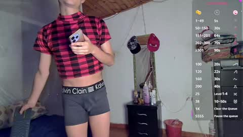 Snapshot of sweetc4meron chatting on 01-31-25, 04:36 Cameron Alejandro online show from 01-31-25, 04:36