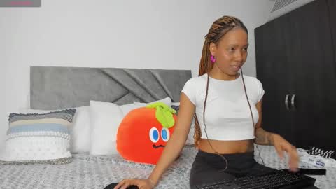 Tell me Salome  online show from 10-29-25, 07:48