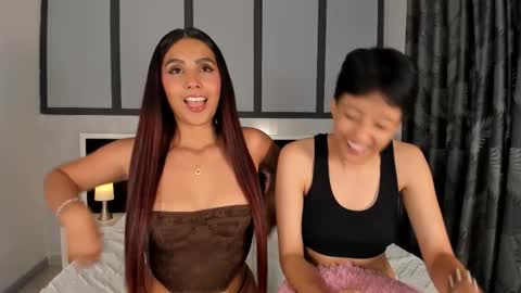 Eva Short hair girl  - Victoria Long red hair online show from 11-19-25, 01:05