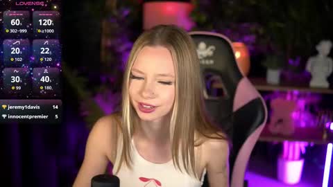 Snapshot of sweetdaisy_me chatting on 02-28-26, 08:04 Lina online show from 02-28-26, 08:04