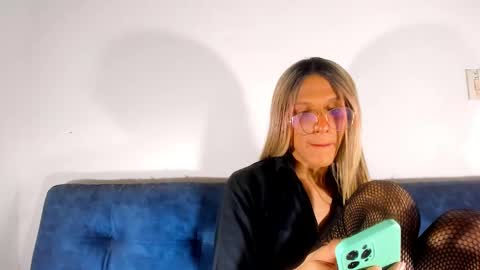 Amelia online show from 02-16-25, 09:05