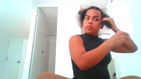 Snapshot of sweetdoll6 chatting on 09-17-25, 01:24 Sweet Doll online show from 09-17-25, 01:24