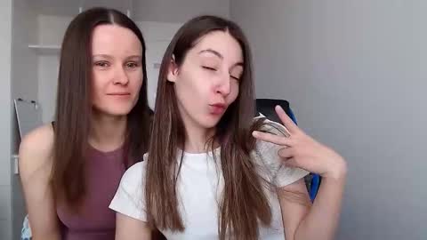 Emma  online show from 11-28-25, 11:24