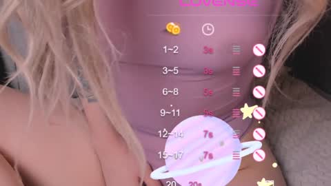 Snapshot of sweetheart_flower chatting on 12-15-24, 08:58 Kira online show from 12-15-24, 08:58