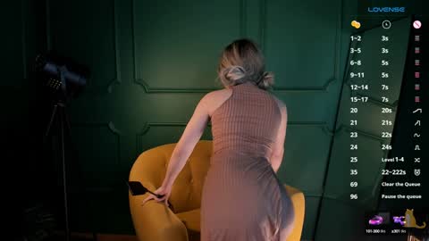 Snapshot of sweetheart_flower chatting on 12-31-24, 06:35 Kira online show from 12-31-24, 06:35