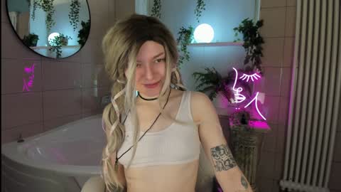 Snapshot of sweetheart_flower chatting on 01-30-25, 09:25 Kira online show from 01-30-25, 09:25