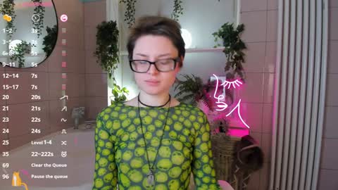 Snapshot of sweetheart_flower chatting on 01-31-25, 03:30 Kira online show from 01-31-25, 03:30