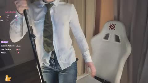 Snapshot of sweetheart_flower chatting on 02-23-25, 06:56 Kira online show from 02-23-25, 06:56