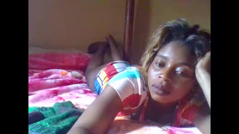 Snapshot of sweetib1 chatting on 09-19-25, 09:22 sweetib1 online show from 09-19-25, 09:22