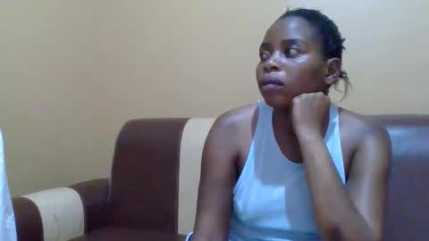 Snapshot of sweetib1 chatting on 11-16-25, 02:33 sweetib1 online show from 11-16-25, 02:33