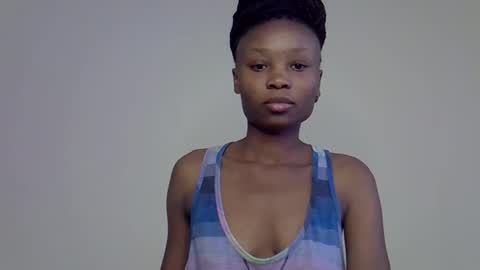 Snapshot of sweetie_coco chatting on 01-06-26, 07:12 Luciana online show from 01-06-26, 07:12