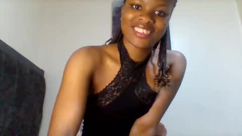 Snapshot of sweetie_lee chatting on 11-25-25, 02:00 sweetie lee online show from 11-25-25, 02:00