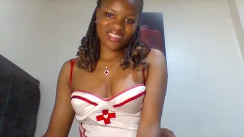 Snapshot of sweetie_lee chatting on 11-29-25, 02:14 sweetie lee online show from 11-29-25, 02:14