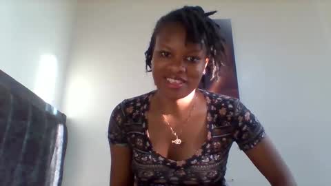 Snapshot of sweetie_lee chatting on 12-15-25, 04:28 sweetie lee online show from 12-15-25, 04:28