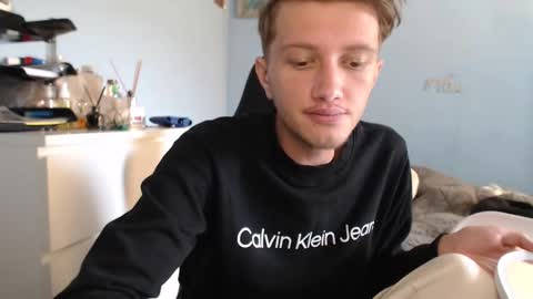 Cat online show from 11-01-25, 08:49