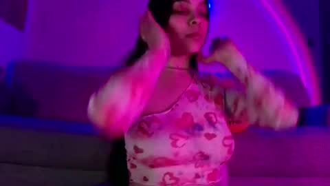 Snapshot of sweetieslikebutter chatting on 01-22-25, 02:59 Blu Sweets online show from 01-22-25, 02:59