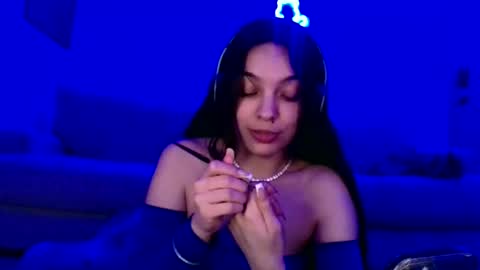 Snapshot of sweetieslikebutter chatting on 02-27-25, 07:55 Blu Sweets online show from 02-27-25, 07:55