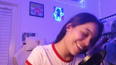 Snapshot of sweetieslikebutter chatting on 09-14-25, 02:33 Blu Sweets online show from 09-14-25, 02:33