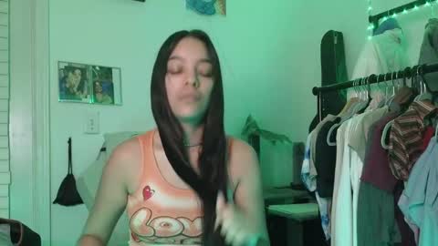 Snapshot of sweetieslikebutter chatting on 09-16-25, 05:19 Blu Sweets online show from 09-16-25, 05:19