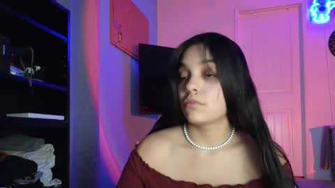 Snapshot of sweetieslikebutter chatting on 11-15-25, 02:53 Blu Sweets online show from 11-15-25, 02:53