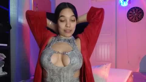 Snapshot of sweetieslikebutter chatting on 11-26-25, 08:43 Blu Sweets online show from 11-26-25, 08:43