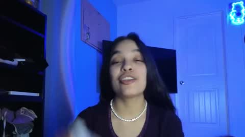 Snapshot of sweetieslikebutter chatting on 11-30-25, 05:33 Blu Sweets online show from 11-30-25, 05:33