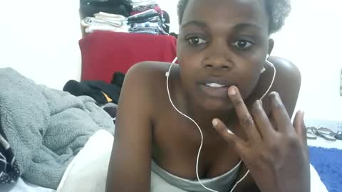 Snapshot of sweetkittey chatting on 06-17-26, 06:09 sweetkittey online show from 06-17-26, 06:09