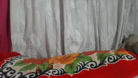 Snapshot of sweetlatinakim chatting on 02-28-25, 06:32 Camilo online show from 02-28-25, 06:32