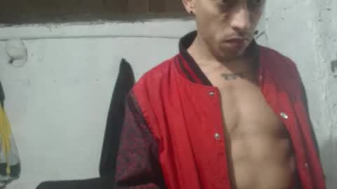 Snapshot of sweetlatinakim chatting on 02-25-26, 12:15 Camilo online show from 02-25-26, 12:15