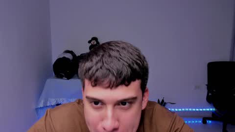 Snapshot of sweetlian_04 chatting on 12-13-24, 03:38 Lian online show from 12-13-24, 03:38