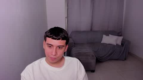 Snapshot of sweetlian_04 chatting on 02-28-25, 05:48 Lian online show from 02-28-25, 05:48