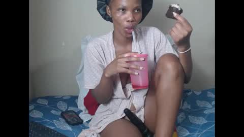 sweetlipss_ online show from 12-05-25, 07:10