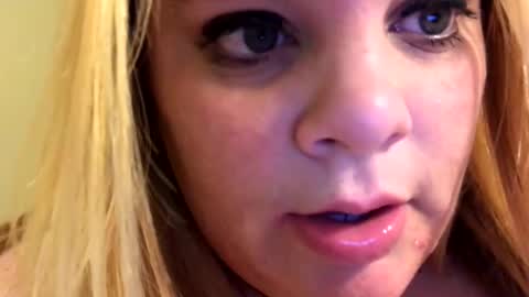 Lisa  online show from 01-04-25, 01:21