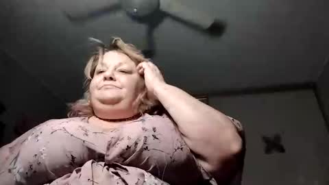 Snapshot of sweetlolajean chatting on 09-10-25, 01:05 sweetlolajean online show from 09-10-25, 01:05