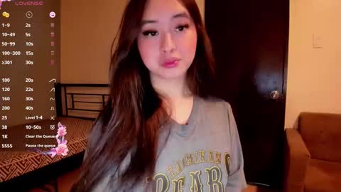 Zoe online show from 11-12-25, 04:46