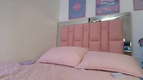 SweetLune online show from 09-14-25, 05:01