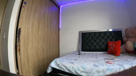 sweetmagic6 online show from 12-19-25, 08:16