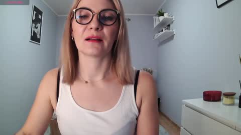 Snapshot of sweetmarthaaa chatting on 01-14-25, 11:31 sweetmarthaaa online show from 01-14-25, 11:31