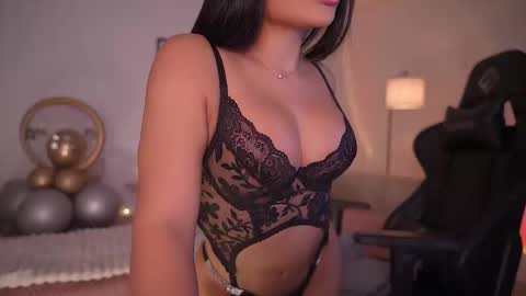 instagram melisabahamon  online show from 10-11-25, 12:21